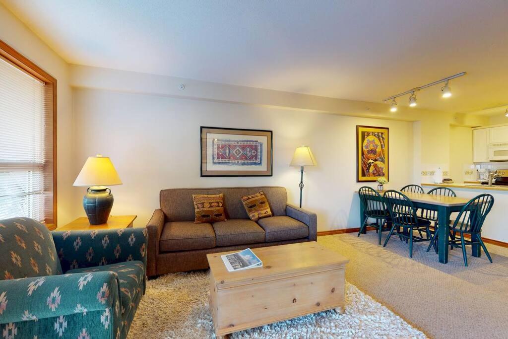 Aspens By Wb Vacation Rentals Whistler Exteriör bild