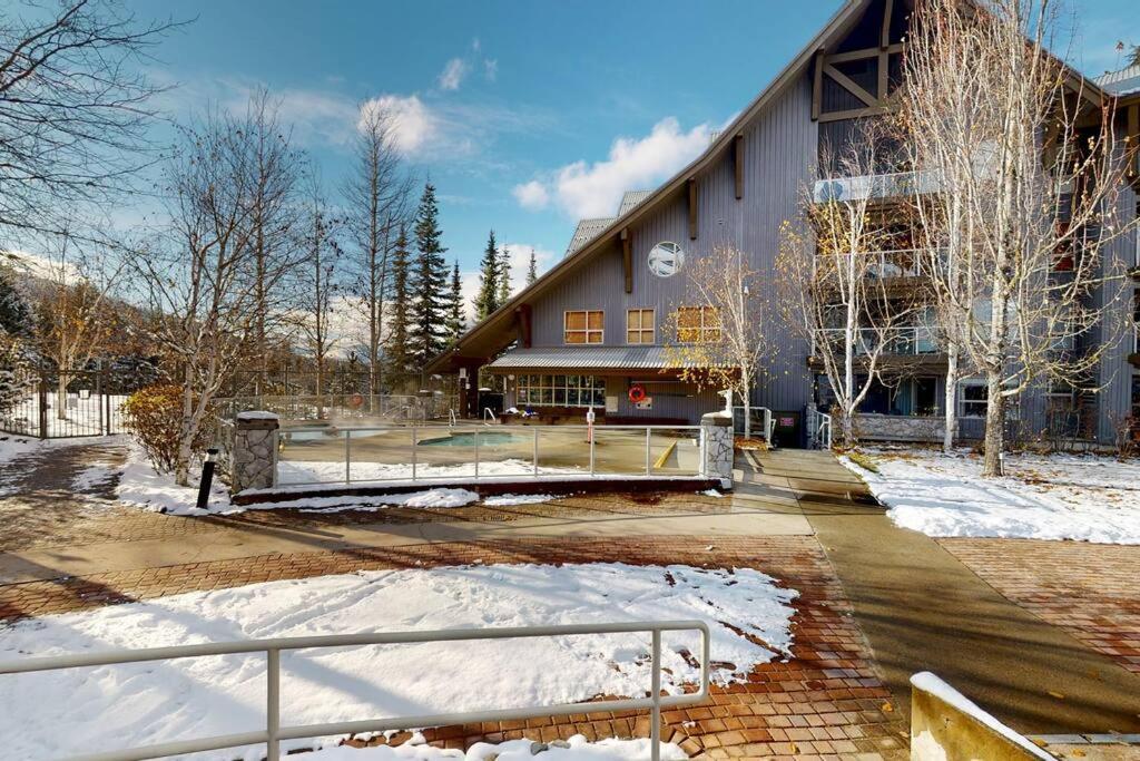 Aspens By Wb Vacation Rentals Whistler Exteriör bild